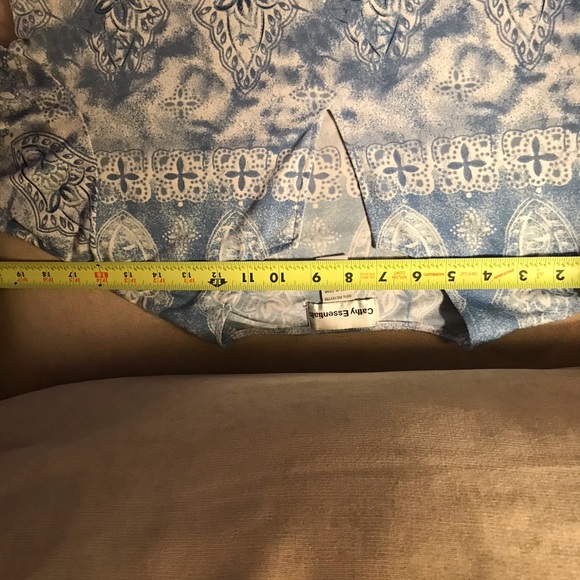 Cathy Essentials tunic top with 3/4 sleeves. - Picture 6 of 6